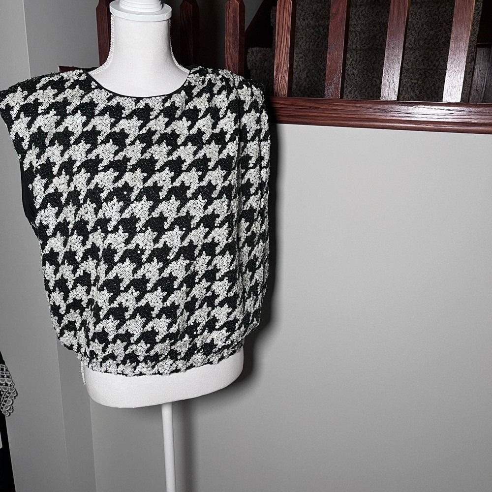Express Houndstooth Sequin Ruched‎ Shoulder Top Size Large